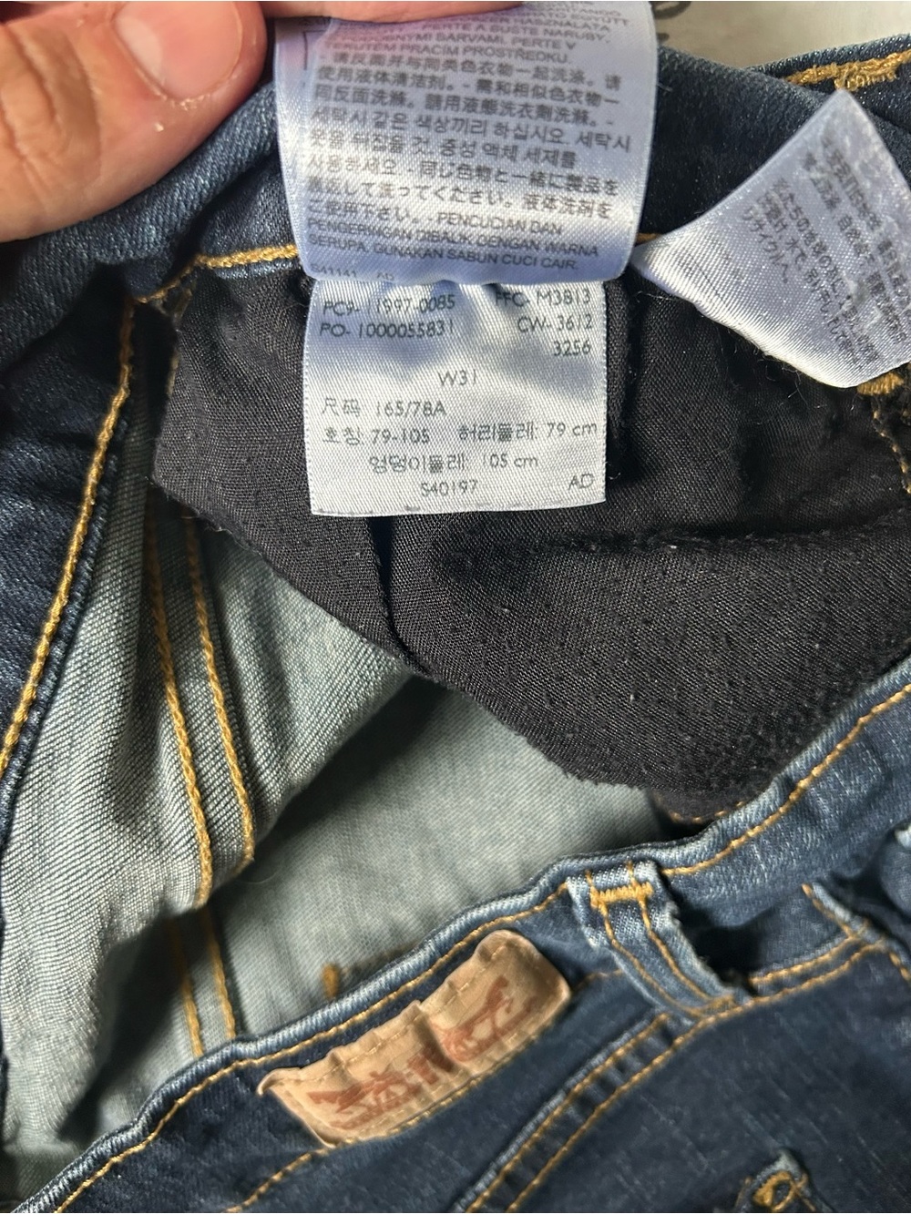 Levi's Slim Jeans Dark Wash Blue Size 31 Excellent Condition - Picture 7 of 11